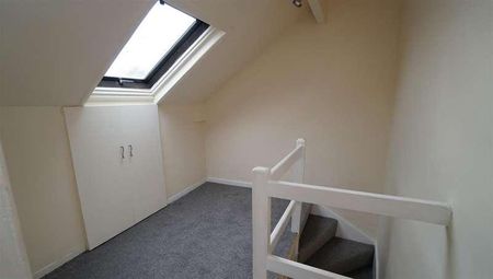 The Grove, Greengates, Bradford, BD10 - Photo 4