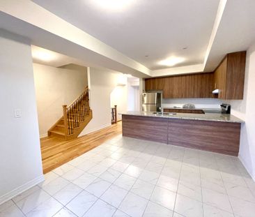 For Lease - 103 Air Dancer Crescent, Oshawa, Ontario - Photo 6