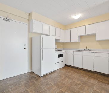 Askin Tower Apartments - Photo 6