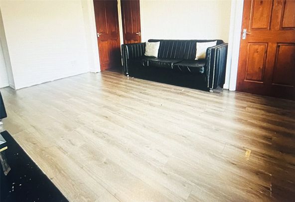 3 bedroom house to rent Scott Hall Road, Leeds, LS7 - Photo 1