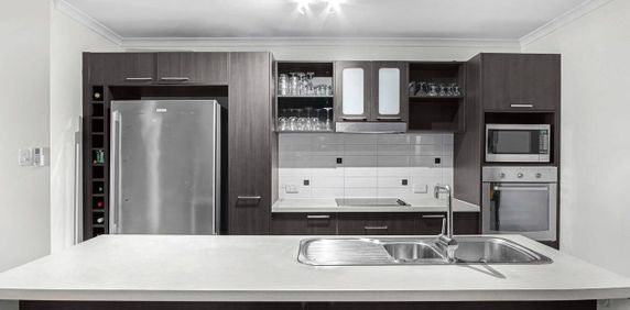 Premium city living right in the heart of Cairns! - Unfurnished - Photo 2