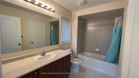 For Lease - 1915 Douglas Langtree Drive, Oshawa, Ontario - Photo 2