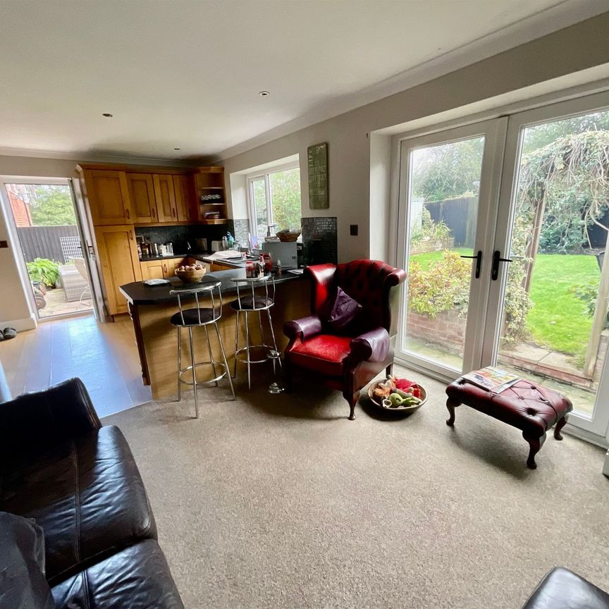 57 Priest Close, YO14 0QH, Filey - Photo 1