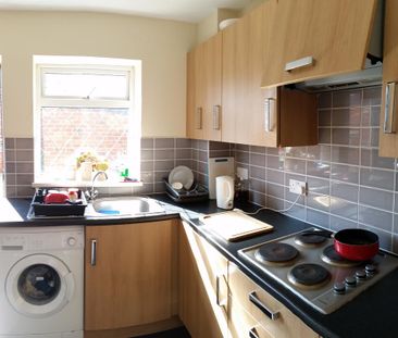 1 bedroom in a house share to rent - Photo 5