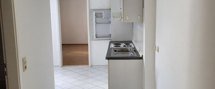 Helle 2-Raum-Wohnung mit Einbauküche am Landesmuseum (Ros01/02) - Photo 1