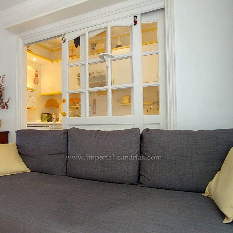 Se alquila confortable apartamento de un dormitorio, amueblado y equipado en El Botánico, en Puerto de La Cruz. Terraza, piscina y garaje. - Foto 1