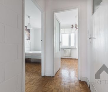 Przestronne trzypokojowe mieszkanie z balkonem na Podwalu w Jaworzn... - Фото 6