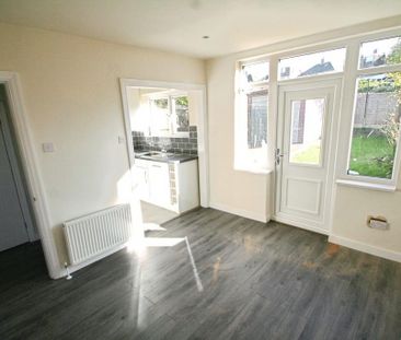 3 bedroom semi-detached house to rent - Photo 5