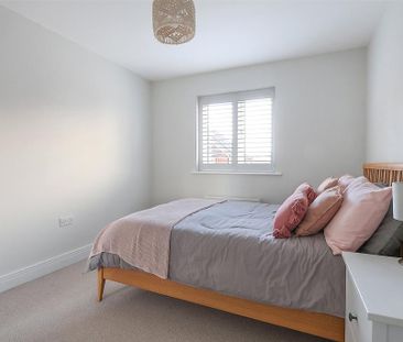 3 bedroom semi-detached house to rent - Photo 5