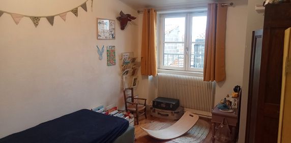 Location Appartement 4 pièces 64m² RIOM 63200 - Photo 2