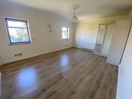 Stamford Close, Southall - Photo 2