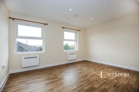 2 bedroom flat to rent - Photo 2