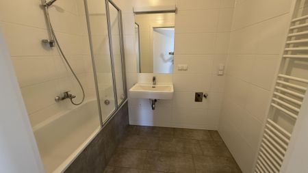 Nahe Akademiepark: Top-3-Zimmer Wohnung mit 6,86m² SÜD-Loggia - Photo 5