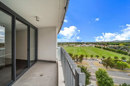 Top floor Axis apartment with beautiful views! - Photo 2