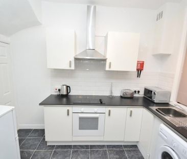 1 bedroom in a house share to rent - Photo 3