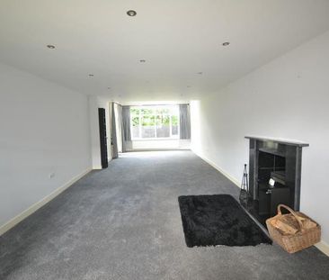Windermere Drive, Alderley Edge - Photo 2
