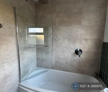 3 bedroom semi-detached house to rent - Photo 6