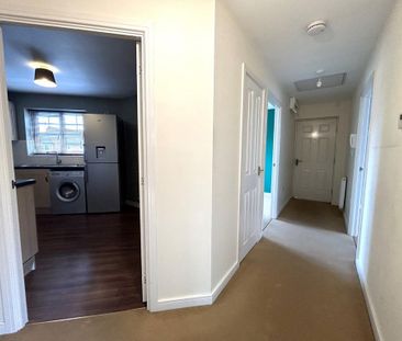 2 bedroom flat to rent - Photo 2
