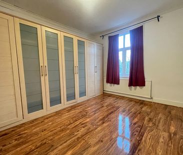 3 Bed Terraced House, Natal Road, IG1 - Photo 6