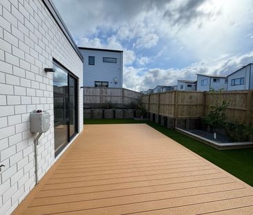 Brand New Family Home in Central Hobsonville - Photo 1