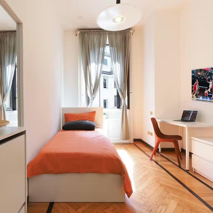 Via Giulio e Corrado Venini, Milan, Lombardy 20124 - Photo 1