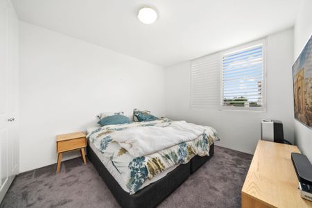 Wonderful Renovated Light and Bright Apartment in a Security Building - Photo 2