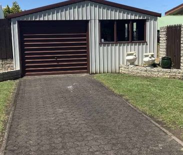 Sitting High on Highland - Photo 4