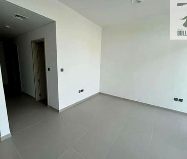 Vacant | Maids Room | Near Amenities | Brand new - Photo 2