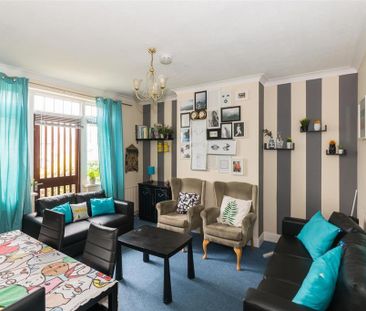 4 bedroom terraced house to rent - Photo 1