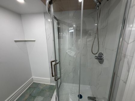 For Lease - 2913 Kingston Road, Toronto, Ontario - Photo 3