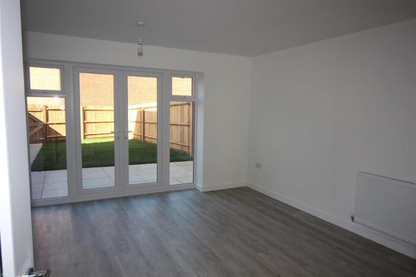 3 bedroom terraced house to rent - Photo 1