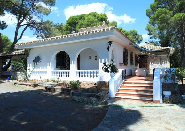 Finca for rent with 10 bedrooms with swimming pool for all year round