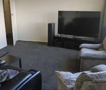 Charming 3 Bedroom Home with Outstanding Views - Photo 5