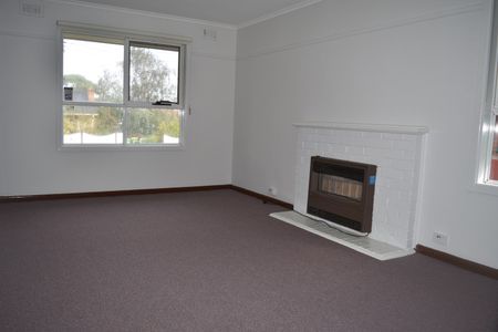 4 Collins Street, Heidelberg Heights - Photo 2