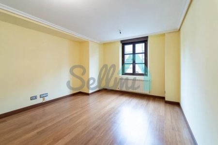 Alquiler de piso en Calle Campoamor - Photo 5