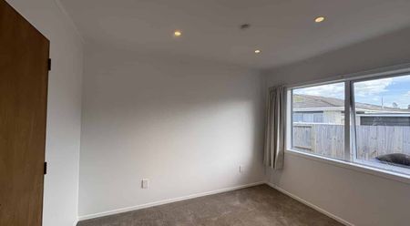 Solid Home in Ultra-Convenient Central Location - Photo 2