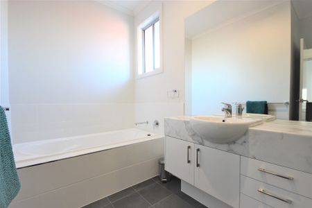 6-bedroom shared house / townhouse, Fifth Street - Photo 5