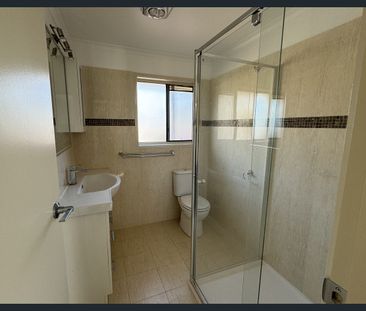 Three Bedroom House - Photo 6