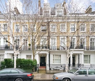A fourth floor studio apartment situated on Cranley Place, a quiet ... - Photo 6