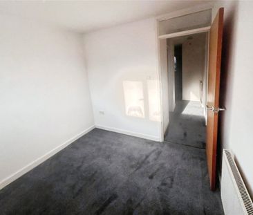 Glaisdale Gardens, Wolverhampton, West Midlands, WV6 - Photo 6