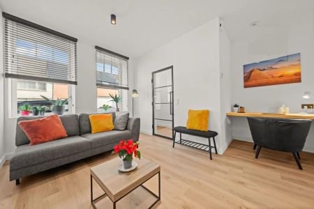 Mooi gerenoveerde woning met terrastuin *** PAS VRIJ VANAF 1 JANUARI, NIET VROEGER! - Photo 2