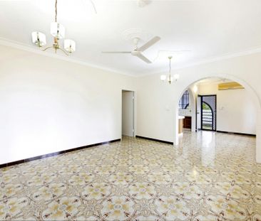 EASY LIVING IN EASTHER! - Photo 5