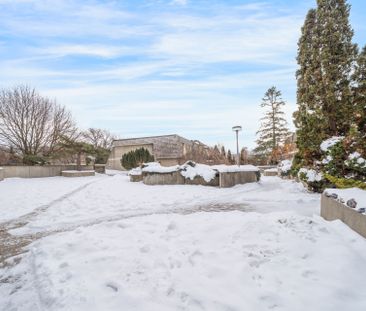 For Lease - 1250 Mississauga Valley Boulevard Unit# 112, Mississaug... - Photo 1