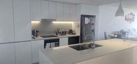 FULLY FURNISHED 2 BEDROOM APARTMENT IN THE HEART OF THE BROADWATER - Photo 5