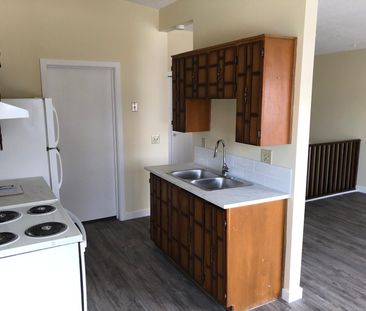 Newly Renovated 2-Bedroom Unit with In-Suite Laundry!! - Photo 6