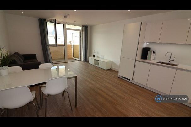 2 bedroom flat to rent - Photo 1