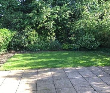 2 bedroom mews to rent - Photo 4