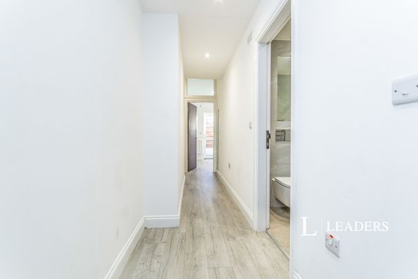 2 bedroom apartment to rent Mitcham Road, Croydon, CR0 - Photo 1