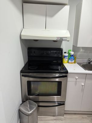 For Lease - 858 Khan Crescent Unit# Bsmt, Mississauga, Ontario - Photo 1