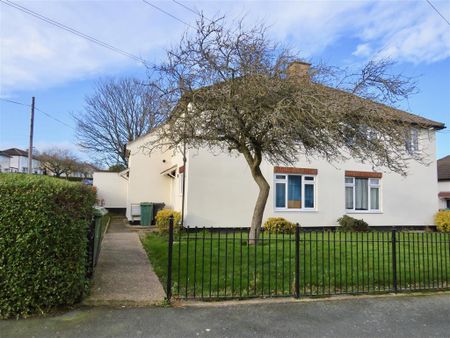 Staynton Crescent, Huddersfield - Photo 2